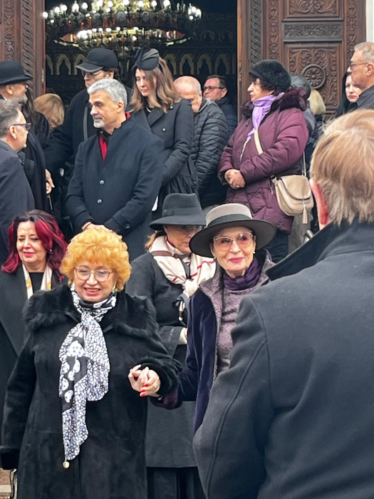 Angela Similea a apărut la înmormântarea lui Horia Moculescu. Cum arată cunoscuta cântăreață la 88 de ani
