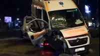 Ambulanţă în misiune, lovită de un bolid condus de un tânăr! Care este starea victimelor 