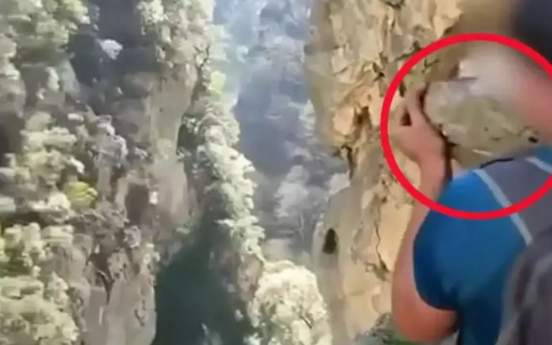 Amendă de 1,014,600 de lei pentru un turist. Gestul pe care l-a făcut pe marginea unei râpe