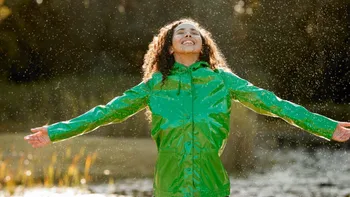 Specialiști explică unul dintre secretele fericirii. De ce nu gândirea pozitivă, ci reducerea nevoii de validare externă contează mai mult