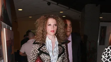 Oana Lis stie cum sa-l mentina fidel pe Viorel! Se transforma in alta femeie de cate ori simte ca sotului ii scade interesul!