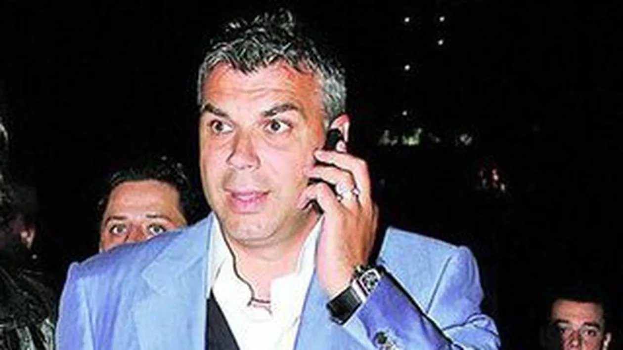 Olaroiu le-a dat stelistilor 50.000 euro in autocar!