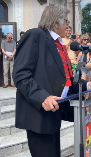 Cum arată Florin Piersic la 90 de ani? Actorul n-a renunțat la aparițiile publice