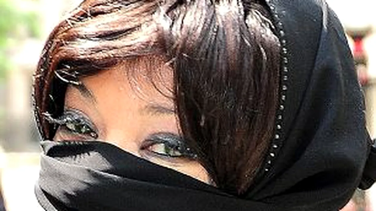 Declaratia halucianantă a unei prostituate care se crede Printesă saudită: In două luni, am dat 1 milion de lire pe parfumuri