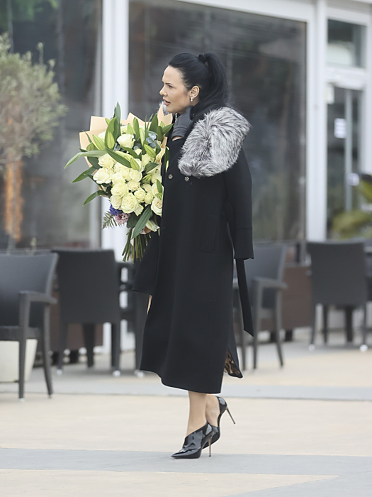 Ioana Năstase a dat o tură de mall (Foto: CANCAN.RO)