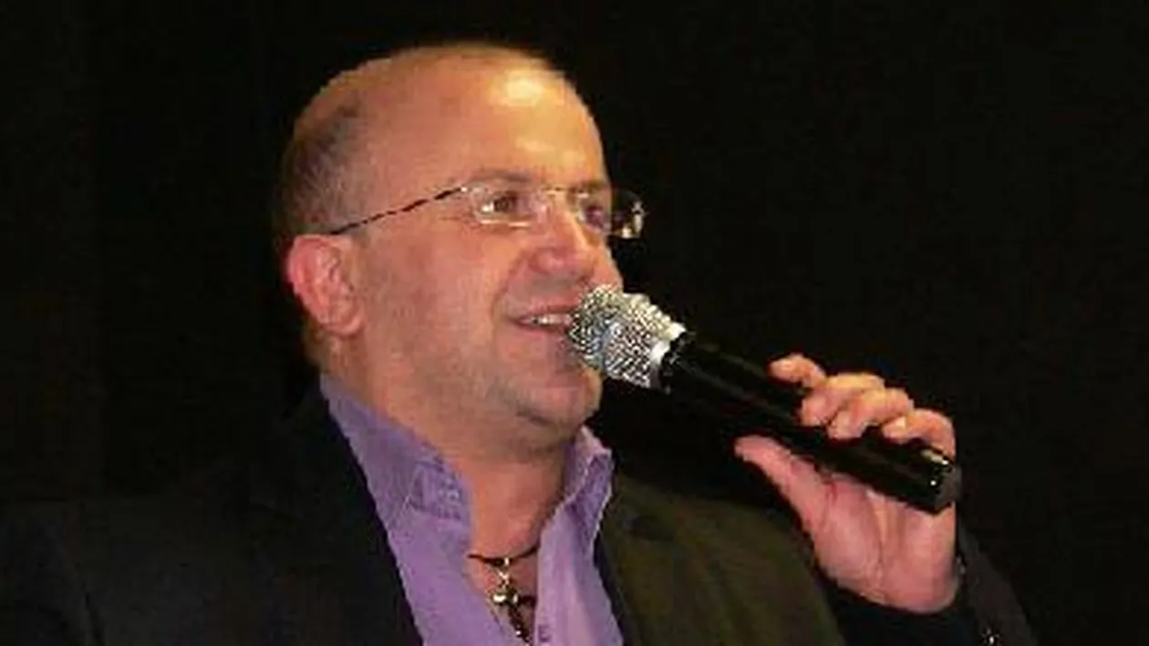 Axinte nu vrea sa mai auda de Romania. Artistul a primit oferta sa se mute in America si se gandeste sa o accepte!