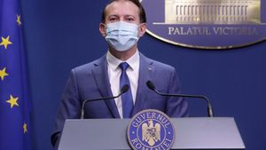 Florin Cîțu: ”Dacă Dacian Cioloș nu va reuși să coaguleze o majoritate pentru investirea guvernului, PNL va demara negocieri cu toți liderii politici responsabili, excluzând AUR”