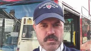 Soția lui Nicu Enciu, șoferul român de autobuz răpus de coronavirus în Londra, mărturii cutremurătoare. Bărbatul a sunat-o să-și ia rămas bun de la ea!