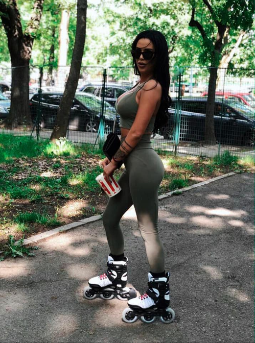 Imagini necenzurate! Daniela Crudu, fotografiată dezbrăcată într-un hotel din stațiunea Saturn