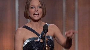Jodie Foster, discurs foarte emoţionant la Globurile de Aur 2013. A recunoscut public că are o altă orientare sexuală!