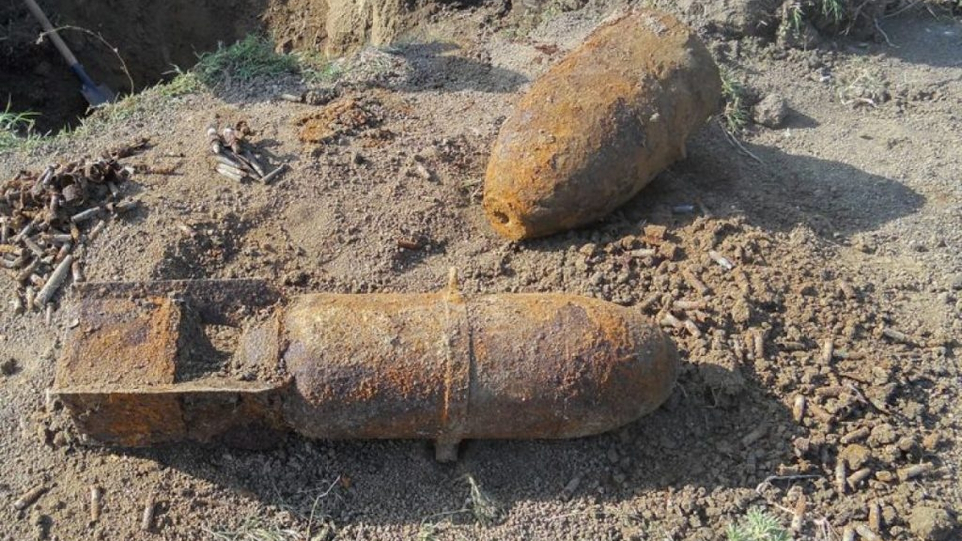 Un vasluian a găsit cinci bombe de artilerie și două proiectile de infanterie din al doilea Război Mondial