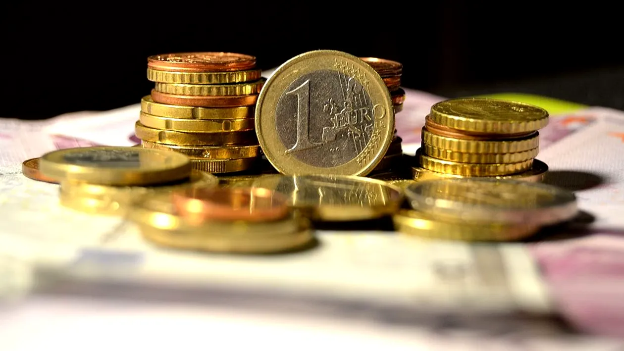 Curs valutar 2 aprilie 2019. Euro a crescut, după ce ieri a scăzut cu 0,03 de bani