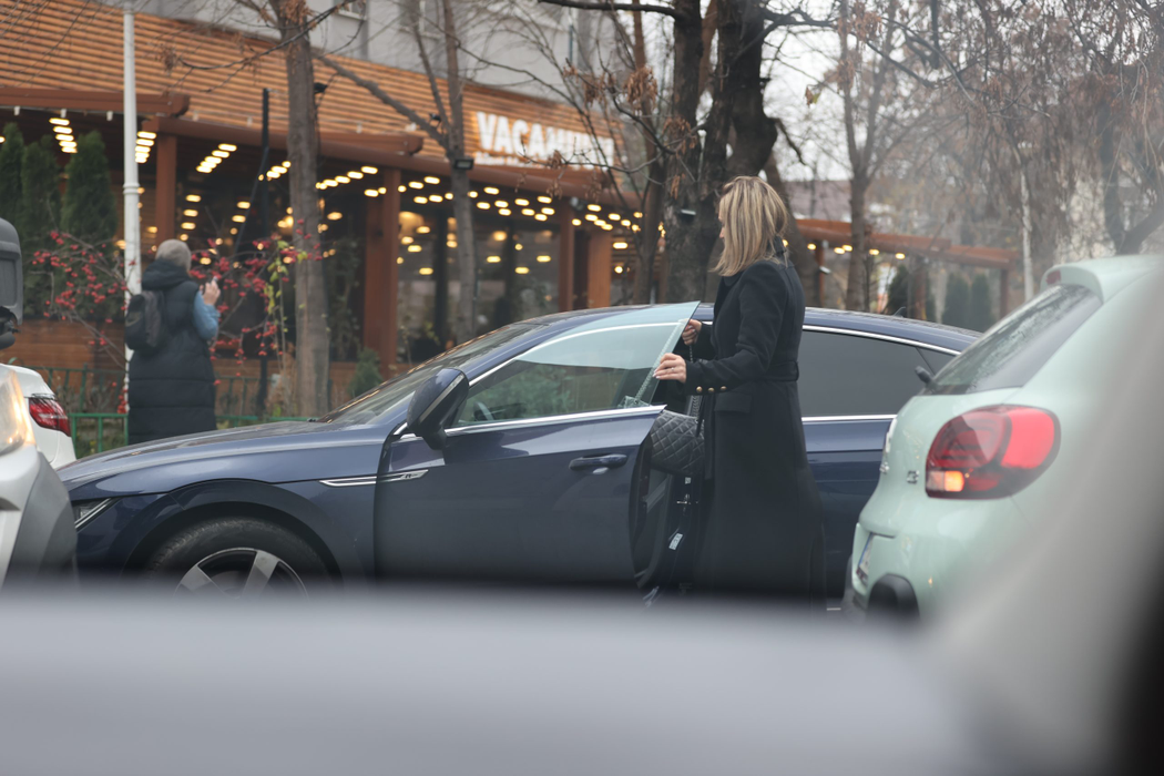 Așa îl "răsfață" Carmen Negoiță pe logodnicul ei