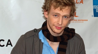 Groaza la Hollywood! Actorul Johnny Lewis a fost gasit mort! In casa de pe proprietatea lui s-a gasit cadavrul unei femei de 81 de ani