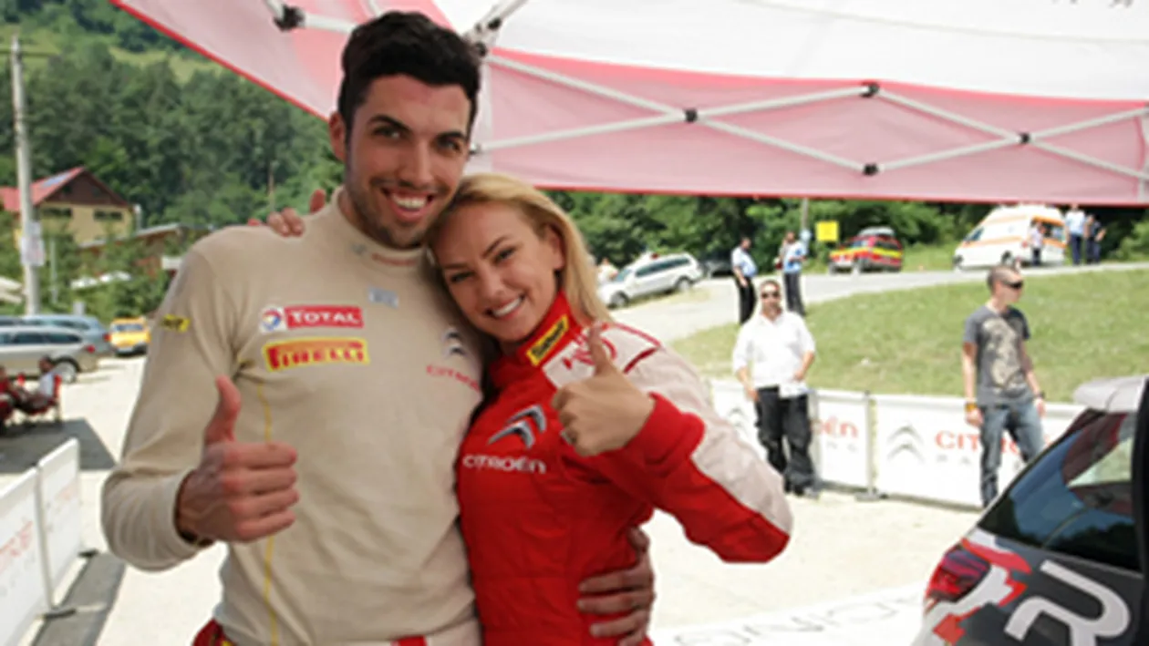 Laura Cosoi, Dana Rogoz si Roxana Ionescu suspina dupa acelasi barbat! Vezi cine le-a pus inima pe foc!