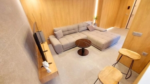 Apartamentul cu două camere care se închiriază pe 750 de euro! Are livingul pe hol şi se află în Cluj