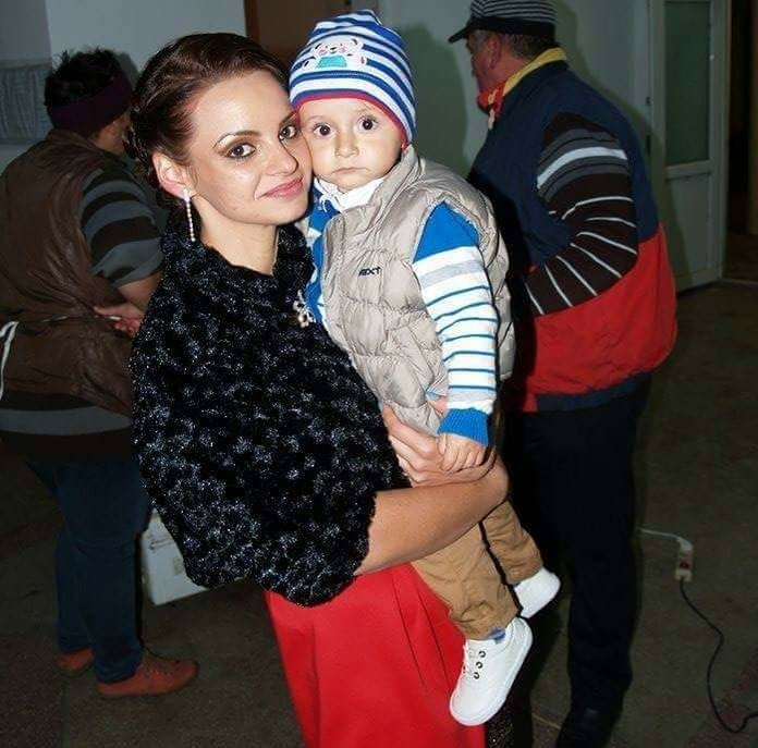 Adina și copilașul ei