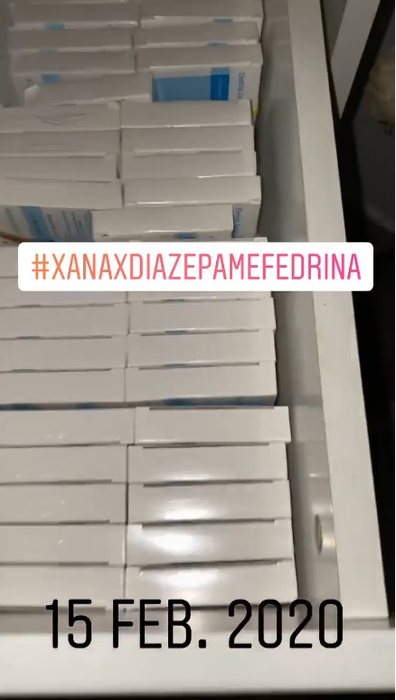 Imagini halucinante! Alex Bodi a publicat înregistrări făcute după ce Bianca Drăguşanu a luat mai multe pastile cu alcool. A fost găsită pe jos, lângă pat