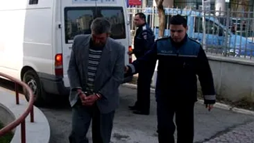 Recidivist, arestat ca a incercat sa-si violeze fiica de 15 ani!