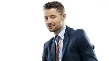 Adi Sina nu are pretentii si face economii. La bani s-a uitat, tricouri si curea ieftine si-a cumparat