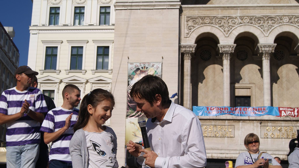 Kassandra nu are emoții în fața microfonului