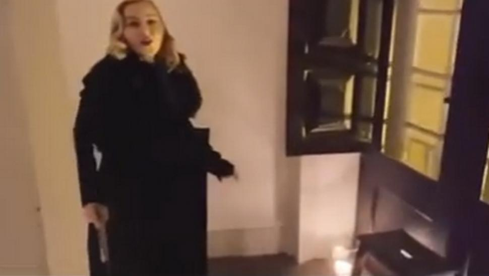 Madonna, prima reacţie după ce a fost văzută mergând în baston, pe stradă: „Nu vreau milă”