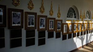 Donald Trump a postat mesaje jignitoare sub portretele unor foști președinți americani, la Casa Albă. Ce a putut scrie de Obama sau Biden