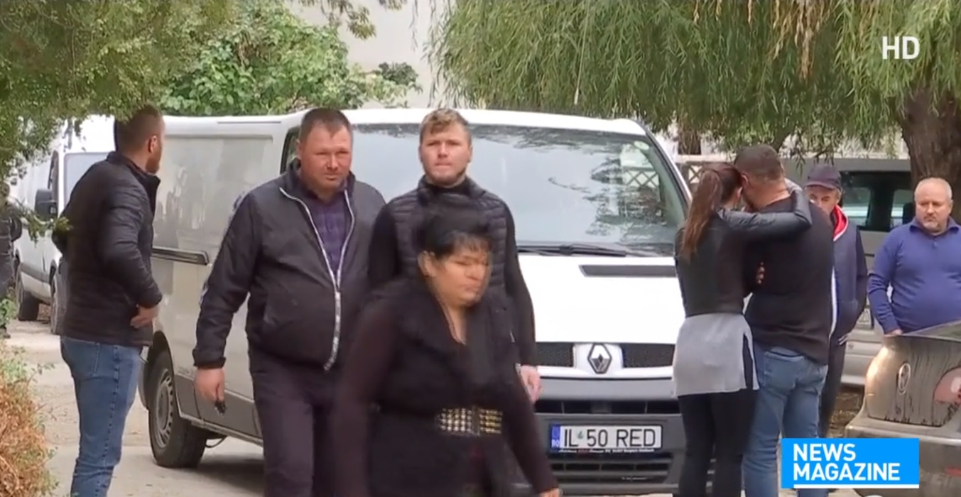 Accident Ialomița. Scene cutremurătoare la morgă, după ce trupurile victimelor au fost luate de rude. 15 copii au rămas orfani de mamă