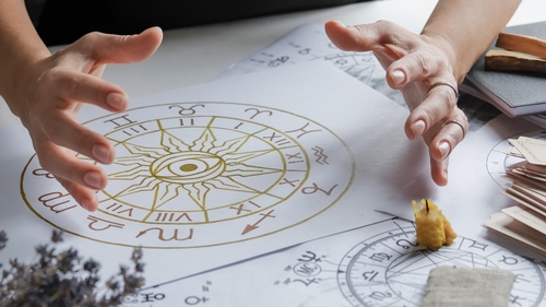 Eroina zodiacului. Are trăsături speciale și urăște haosul