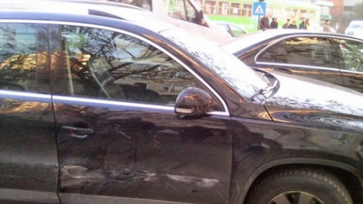 A intrat intr-un taxi! Finul lui Traian Basescu, implicat intr-un accident rutier