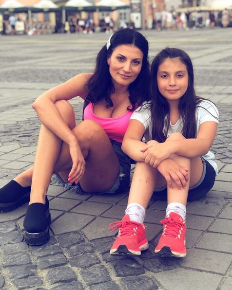 Dieta care a ajutat-o pe Ioana Ginghină să ajungă la măsura XS. Ce mănâncă vedeta într-o zi