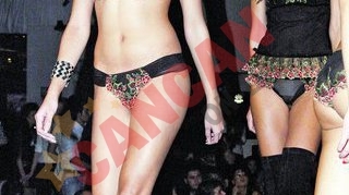 Vedetele "Playboy" au defilat la Fashion Days