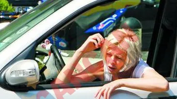 Silvia, pune mana la gura, ca ne inghiti!