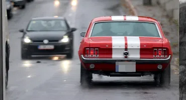 “Dușmanul de moarte” îi dă încă o lovitură lui Gigi Becali! Oficialul CSA Steaua a apărut în trafic cu un Mustang în culorile...