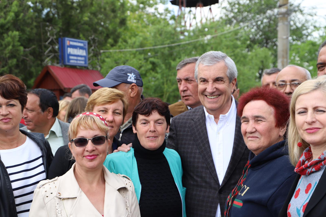 Călin Popescu Tăriceanu, vizită emoționantă în Vasilați și Tăriceni