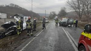 Accident grav la Cluj! Un bărbat a rămas încarcerat