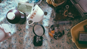 Cum arată o casă nelocuită de un sfert de secol? Imagini impresionante din interiorul locuintei in care timpul a stat in loc
