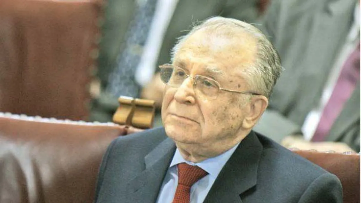 Ion Iliescu a intrat în operație!