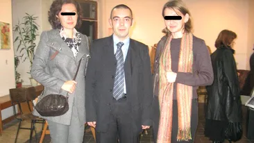 Directorul adjunct al unui liceu din Lugoj le-a dedicat elevilor sai o carte autobiografica plina de incredibile povestiri erotice: Fata asta, uda, dorindu-si sa se f...a s-a uitat la mine uluita cand am plecat