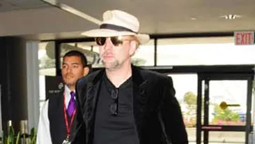Nicolas Cage va avea 12 colegi romani!