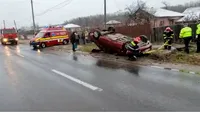 Accident grav în Argeș. A lovit un pieton și apoi s-a răsturnat cu mașina