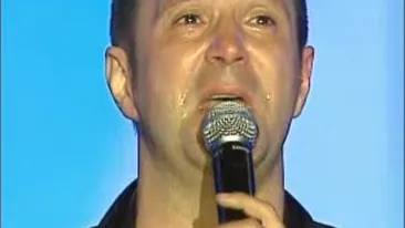 Daniel Buzdugan a izbucnit in lacrimi in fata a zeci de mii de oameni! Să va iubiti taţii şi mamele
