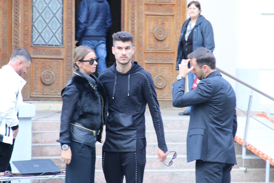 Oana Roman a făcut-o pe Ana să plângă. Mărturii și imagini din capela suferinței, unde este sicriul Ionelei Prodan