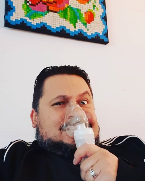 Mihai Bobonete și-a îngrijorat fanii care l-au văzut cu masca de oxigen pe față. Mesajul actorului