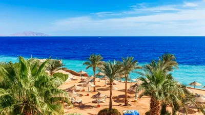 Vacanțele în Egipt, pe fondul tensiunilor din Orientul Mijlociu. În ce condiții își pot primi banii înapoi românii care decid să renunțe la concediu