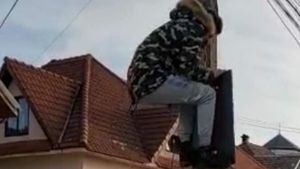 Un adolescent de 17 ani, din Sibiu, a fost amendat cu 2500 de lei, după ce a postat un videoclip pe TikTok. Ce a putut să facă tânărul