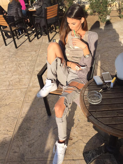 Ramona Olaru, una dintre cele mai sexy asistente TV din România