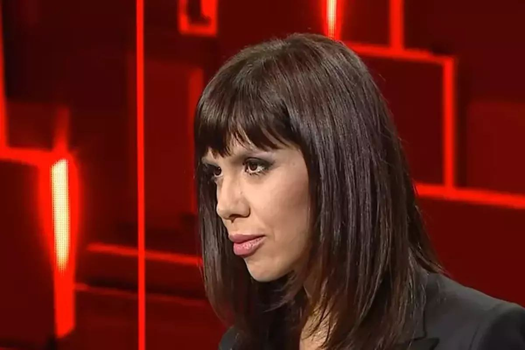 Denise Rifai prezintă emisiunea „40 de întrebări” de la Kanal D
