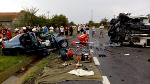 Doi dintre răniții accidentului din Teleorman s-au stins din viață. Șoseaua este numită ”Drumul morții”