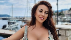 Larisa Drăgulescu a întâmpinat o problemă majoră! După ce s-a mutat în locuință nouă, s-a trezit cu tavanul în cap! ”Au cedat țevile și mi-au distrus tot în casă”